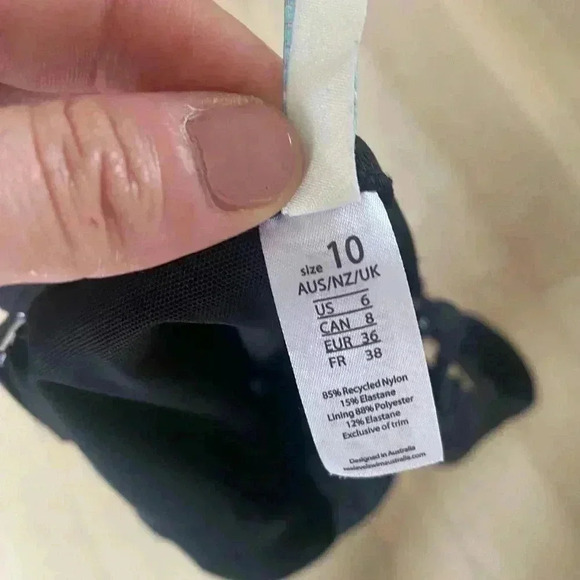 Sea Level Eco Essentials Frill One Piece Black Size 6 - Picture 7 of 7